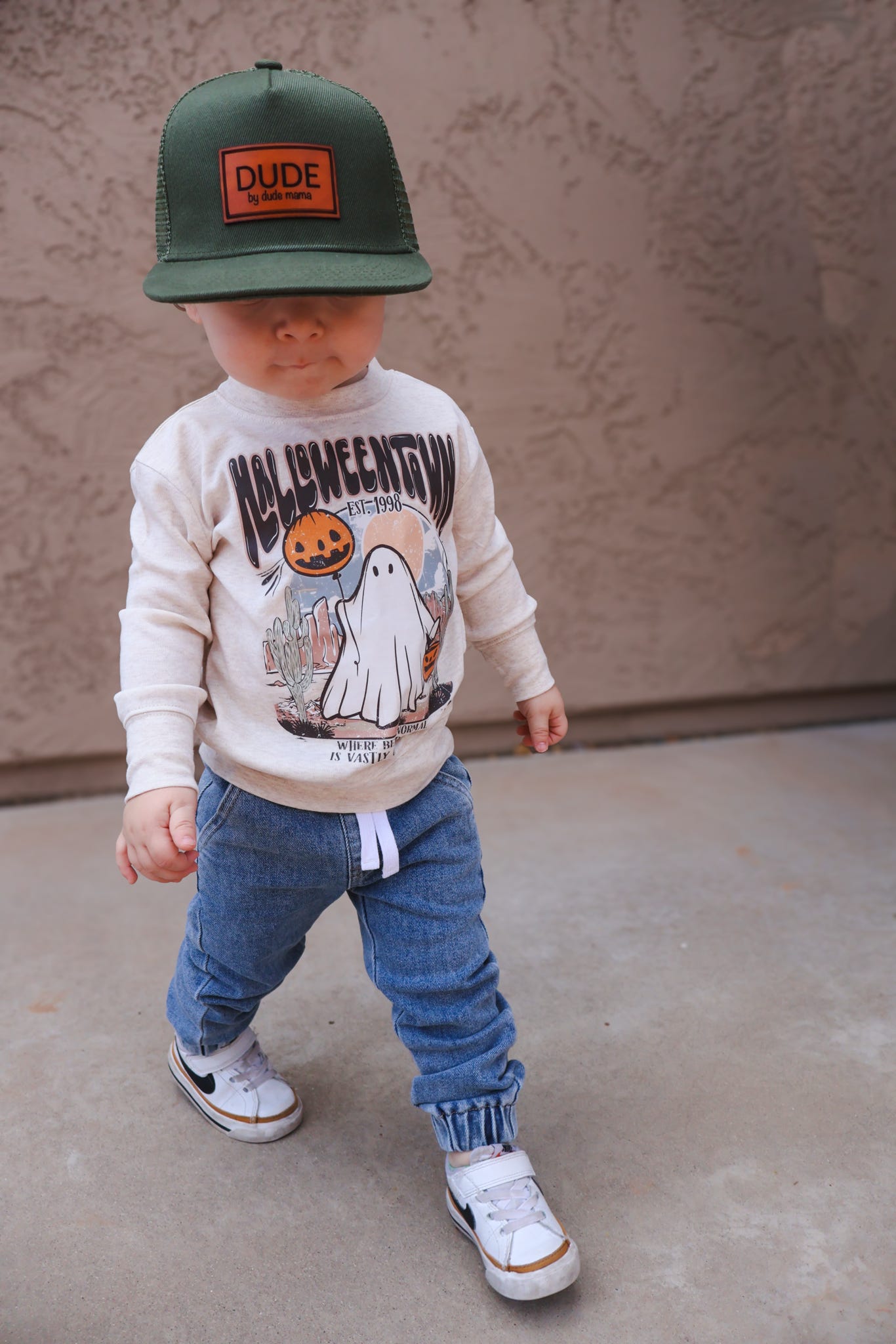 Halloweentown bubble tee | Crewneck