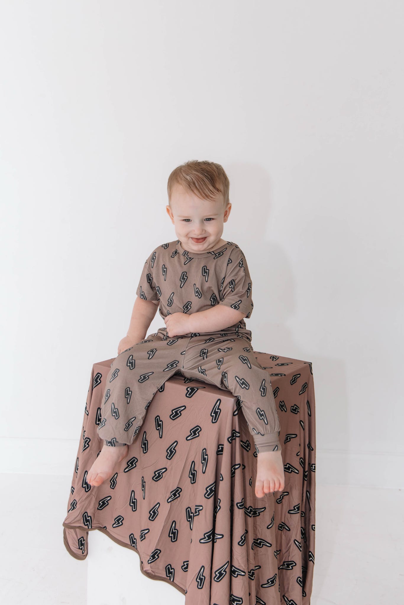 Bamboo Blanket | Mocha Bolts